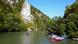 Eine Felsstatue des Dakerkönigs Decebalus am Ufer der Donau